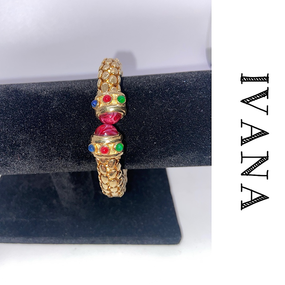 Ivana Trump~Vintage~Gold Tone Bangle with glass Cabochon jewels~Beautiful!